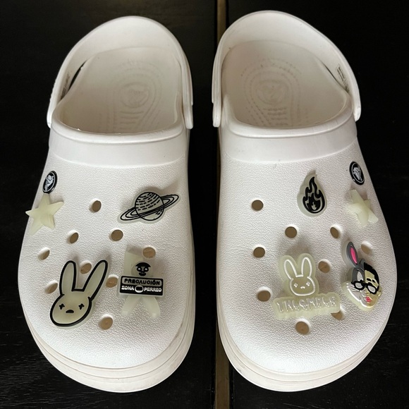 Crocs Sandals w/Bad Bunny Pins Glow in the Dark - Picture 2 of 2